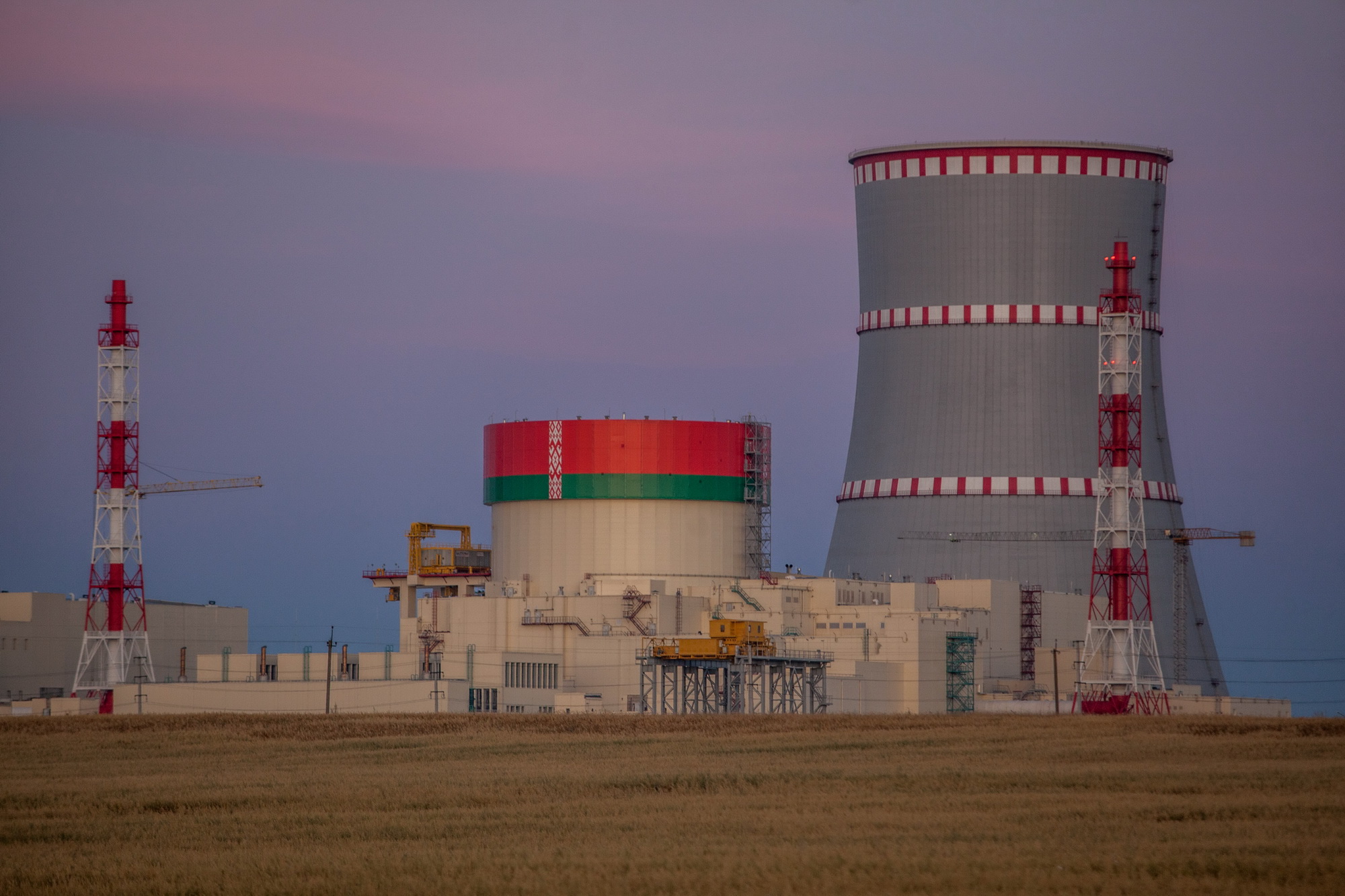 Первый энергоблок Белорусской АЭС начал работу на 100 % проектной мощности